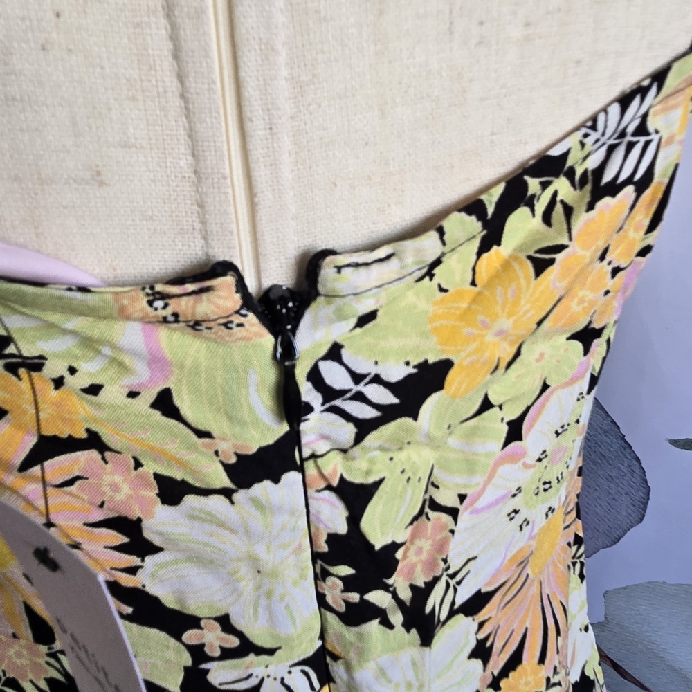 MISS SELFRIDGE | Romper in Tropical Floral sz 4P NWT - Picture 5 of 16